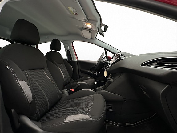 Peugeot 208 15 of 30