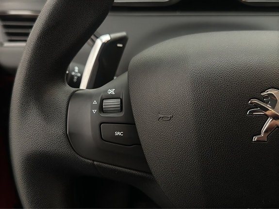 Peugeot 208 18 of 30
