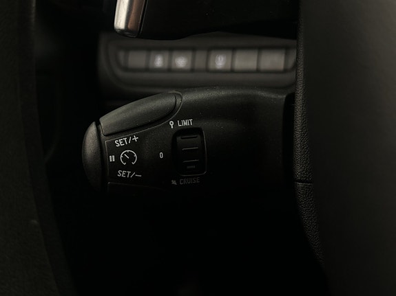 Peugeot 208 26 of 30
