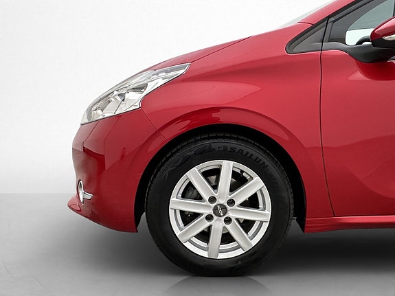 Peugeot 208 28 of 30