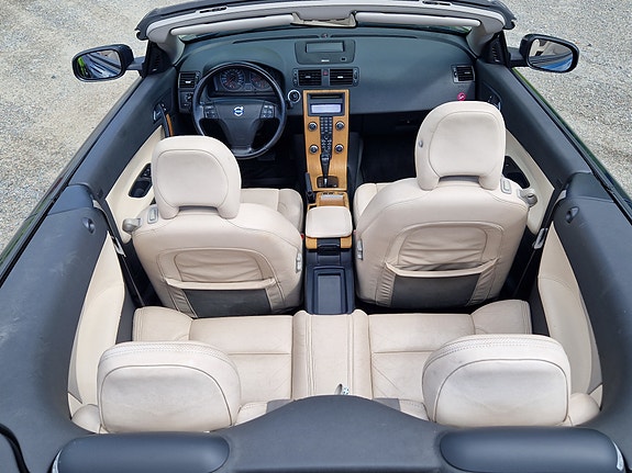 Volvo C70 2 of 14