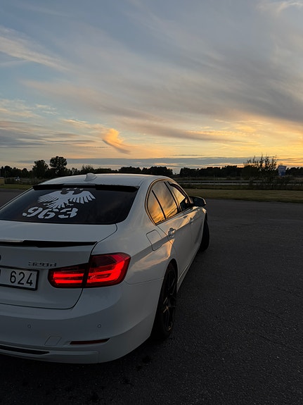 BMW 320d 5 of 9