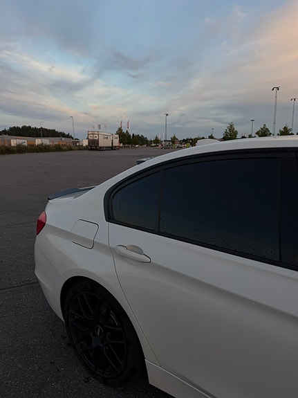 BMW 320d 9 of 9