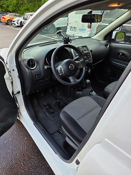 Nissan Micra 4 of 6