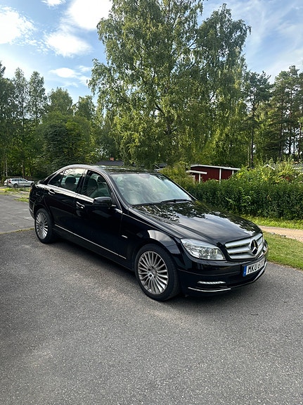 Mercedes-Benz C180 3 of 9