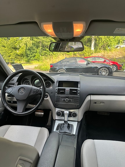 Mercedes-Benz C180 7 of 9