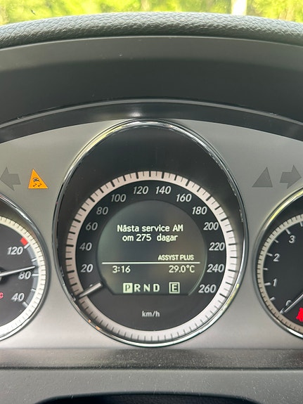 Mercedes-Benz C180 8 of 9