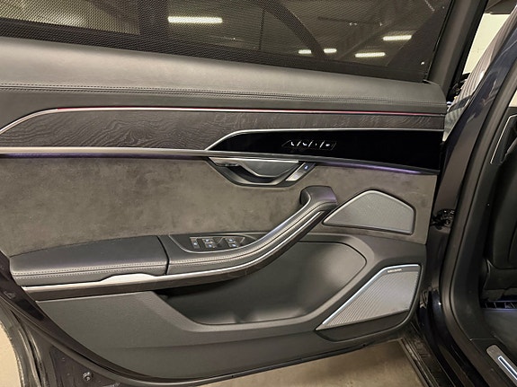 Audi A8 11 of 22