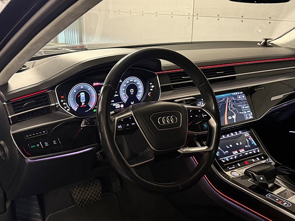 Audi A8 7 of 22