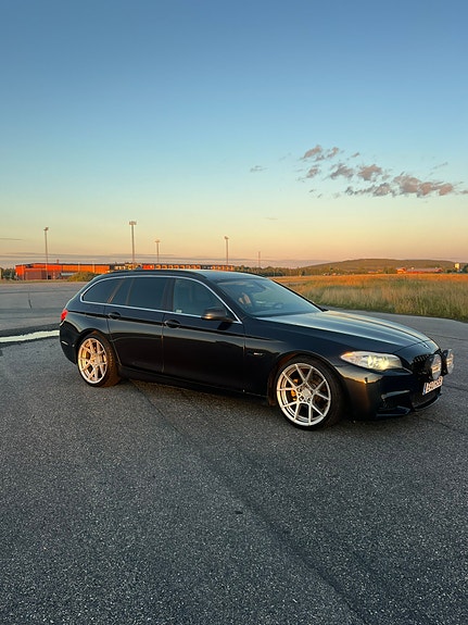 BMW 520d 2 of 10