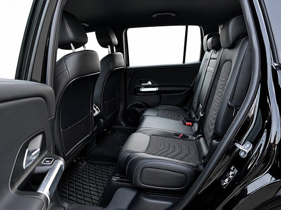 Mercedes-Benz EQB300 8 of 11