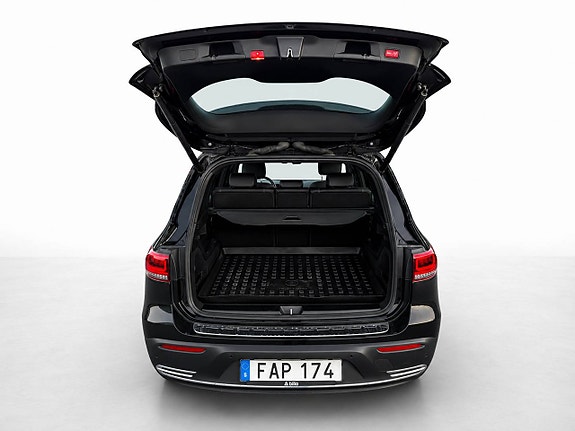 Mercedes-Benz EQB300 6 of 11