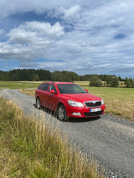 Skoda Octavia 2 of 7