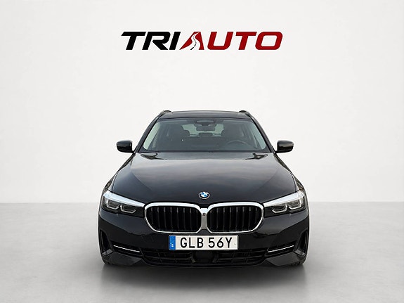 BMW 530e 2 of 11