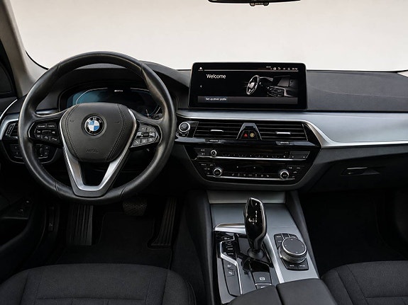 BMW 530e 9 of 11
