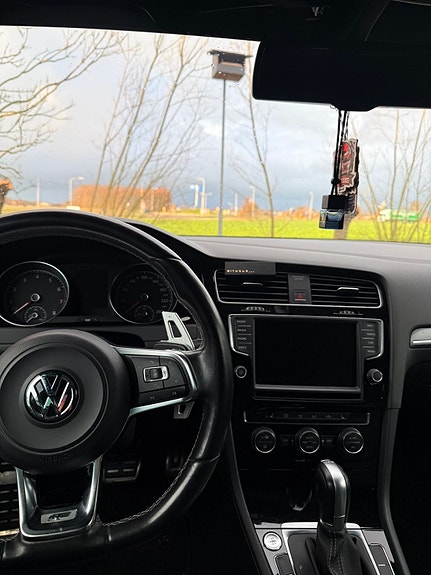 Volkswagen Golf VII 15 of 16