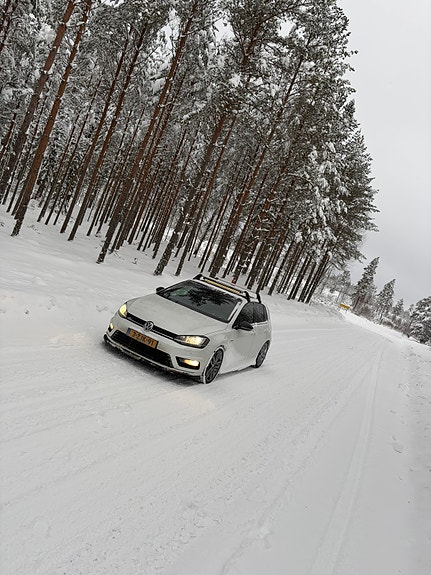 Volkswagen Golf VII 12 of 16