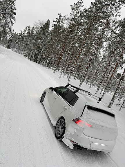 Volkswagen Golf VII 13 of 16