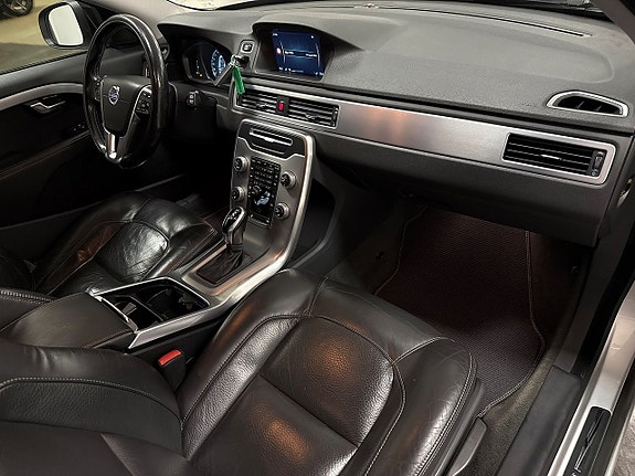 Volvo V70 7 of 20