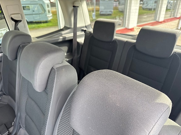 Volkswagen Touran 7 of 17