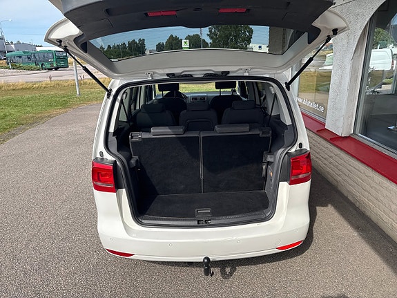 Volkswagen Touran 16 of 17