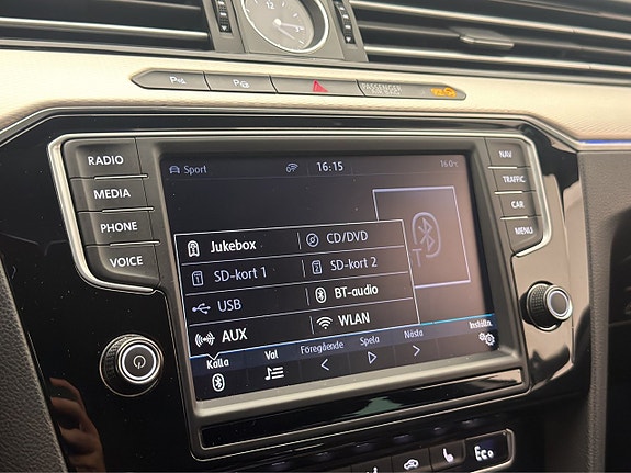 Volkswagen Passat 20 of 30