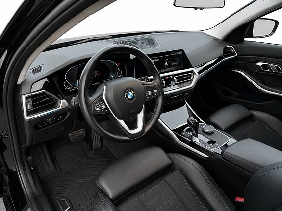BMW 330e 9 of 13