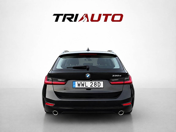 BMW 330e 5 of 13