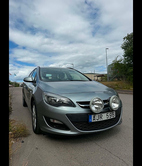 Opel Astra 2 of 8