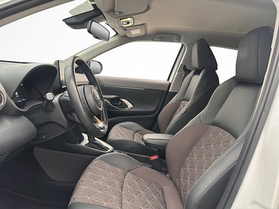 Toyota Yaris Cross 9 of 30