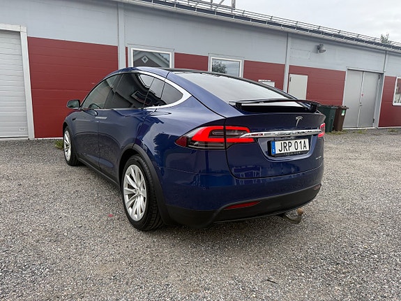 Tesla Model X 5 of 14