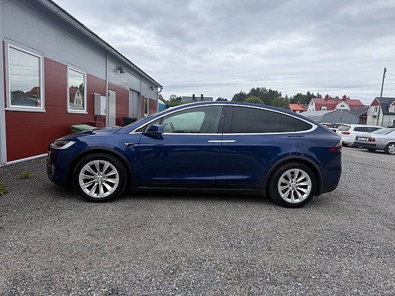 Tesla Model X 3 of 14