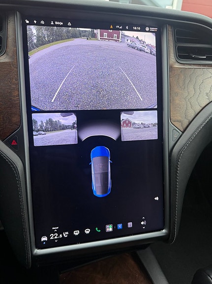 Tesla Model X 10 of 14