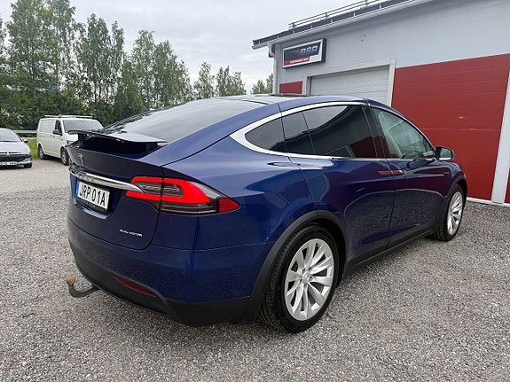 Tesla Model X 6 of 14