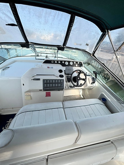 SEA RAY 290 - MOTOR BYTT - BOG PROPP - HÖST PRIS 7 of 16