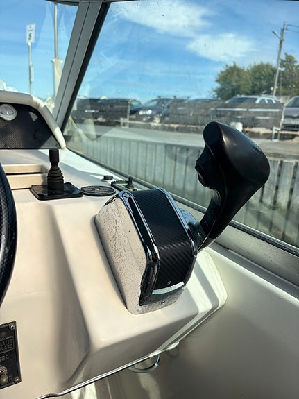 SEA RAY 290 - MOTOR BYTT - BOG PROPP - HÖST PRIS 8 of 16