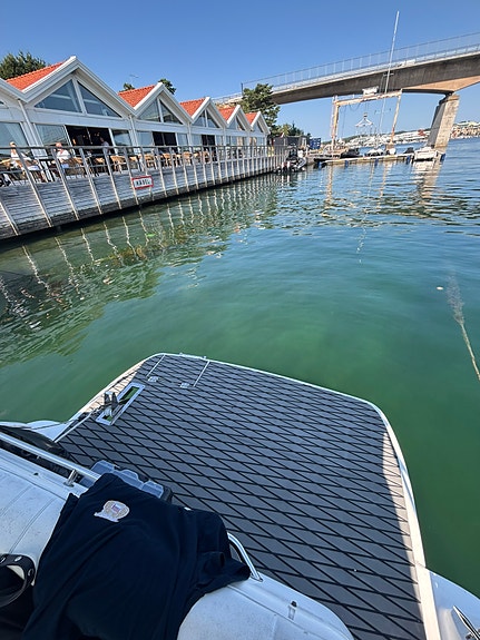 SEA RAY 290 - MOTOR BYTT - BOG PROPP - HÖST PRIS 16 of 16