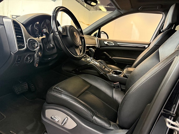 Porsche Cayenne 6 of 11