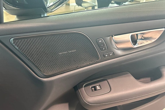 Volvo V60 13 of 29