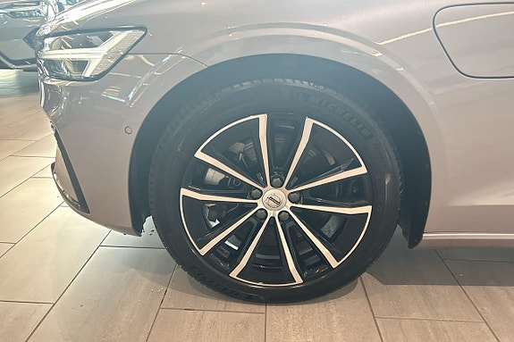 Volvo V60 19 of 30