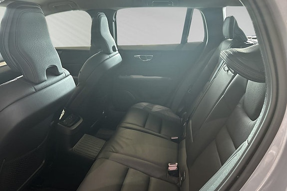 Volvo V60 8 of 30