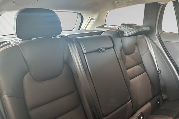 Volvo V60 11 of 30