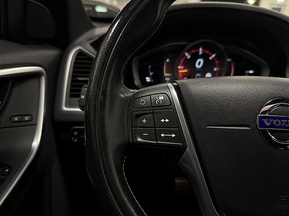 Volvo XC60 11 of 26