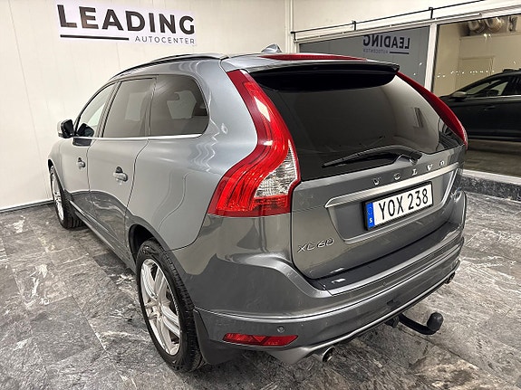Volvo XC60 2 of 26