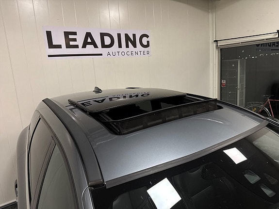 Volvo XC60 3 of 26