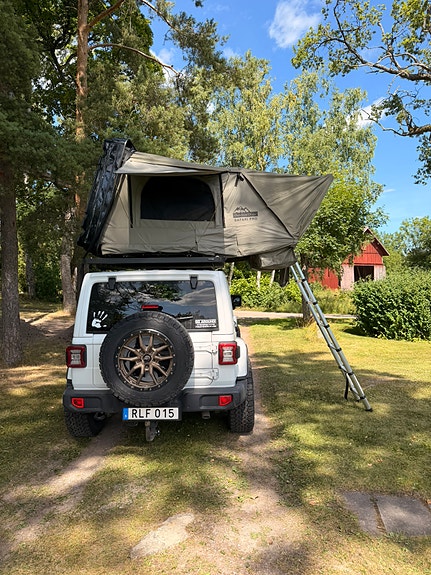 Jeep Wrangler Unlimited 3 of 3