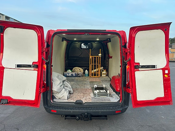 Ford Transit Custom 8 of 11