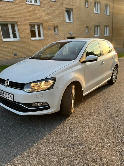 Volkswagen Polo 2 of 9
