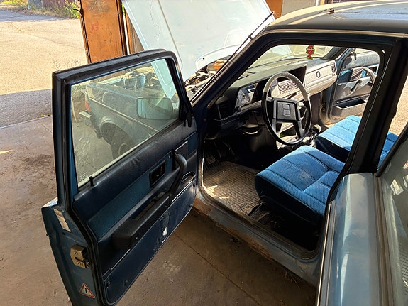 Volvo 240 5 of 15