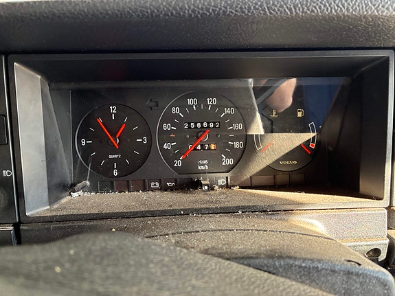 Volvo 240 10 of 15